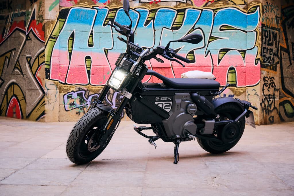 BMW Motorrad CE-02 Cosmic Black nouveau scooter bmw électrique concession bms mantes disponible permis AM