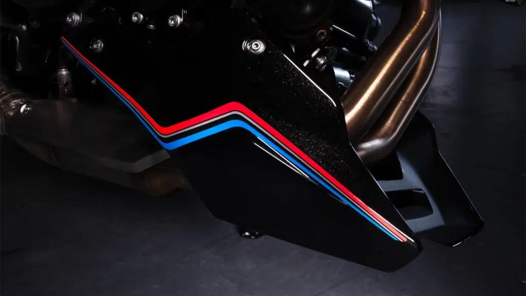 détail moto bmw f 900 sport edtion