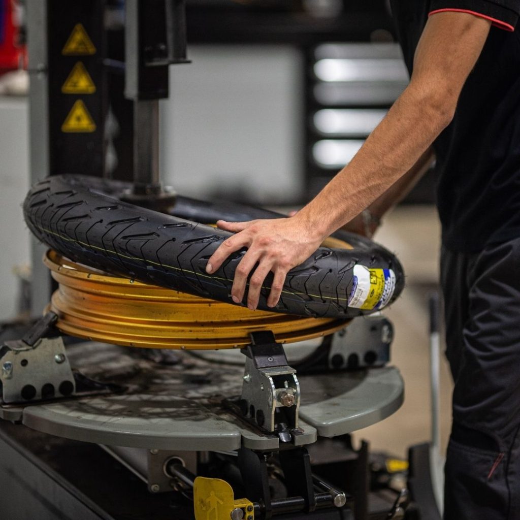 MARS START 13 14 15 MARS BMW MOTORRAD GROUPE BMS JOURNEE PNEU